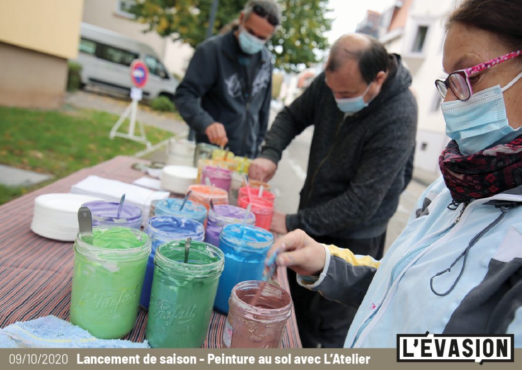 09.10.2020 / Lancement de saison de L'Évasion / Déambulation des ĀÃÅ / Peinture au sol avec les plasticiens de L'Évasion