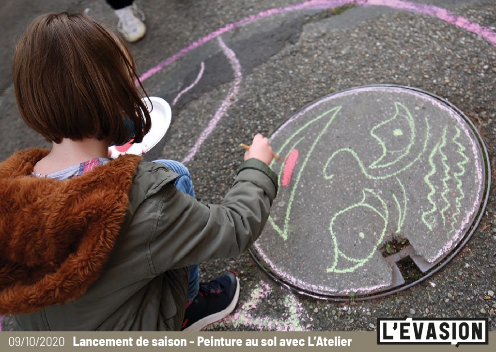 09.10.2020 / Lancement de saison de L'Évasion / Déambulation des ĀÃÅ / Peinture au sol avec les plasticiens de L'Évasion