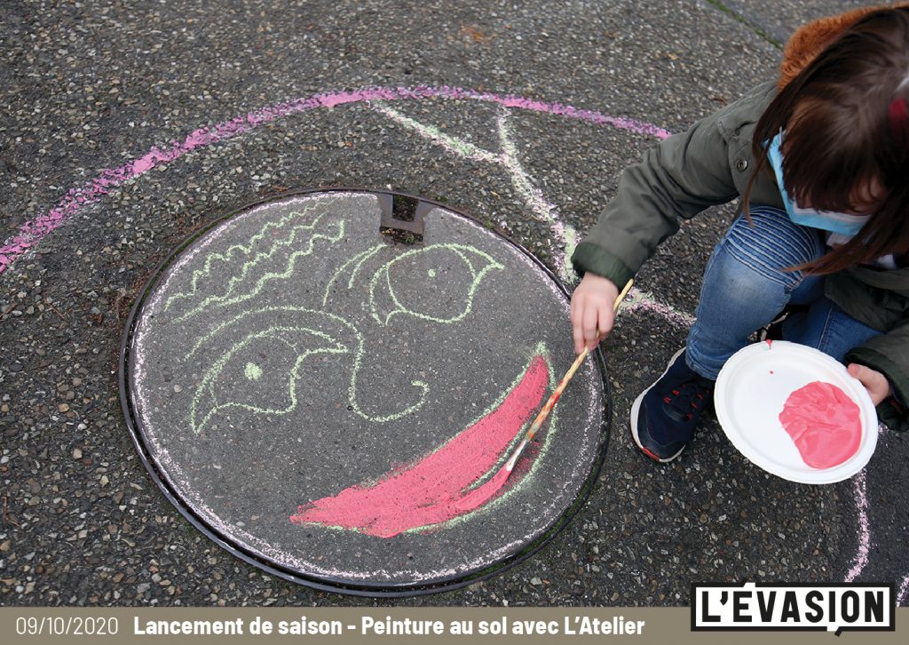 09.10.2020 / Lancement de saison de L'Évasion / Déambulation des ĀÃÅ / Peinture au sol avec les plasticiens de L'Évasion