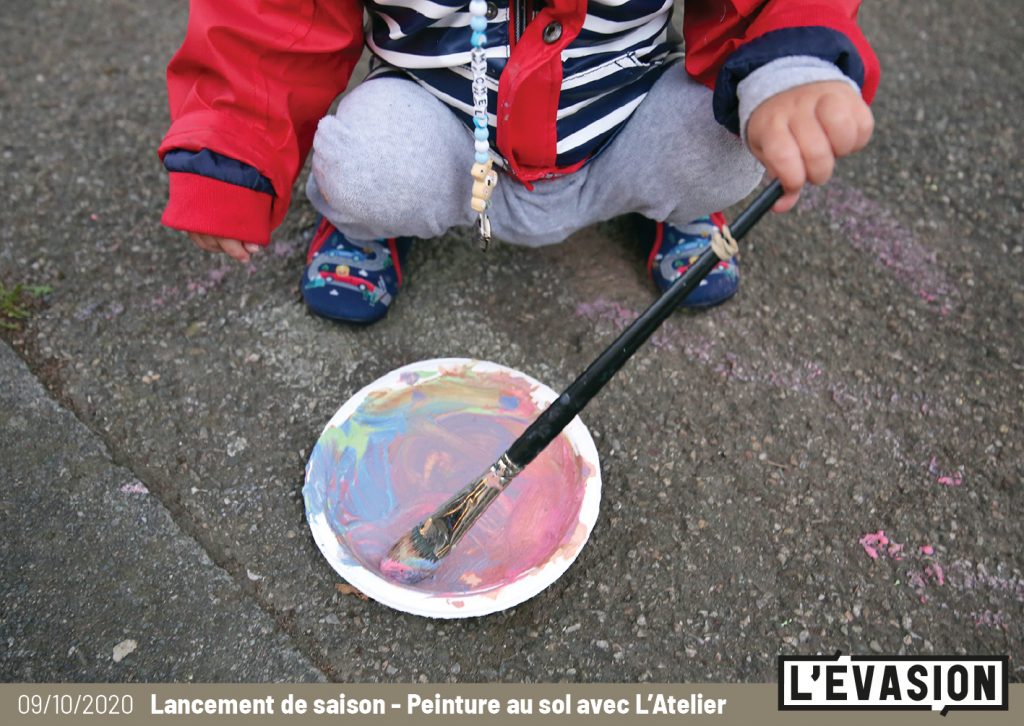 09.10.2020 / Lancement de saison de L'Évasion / Déambulation des ĀÃÅ / Peinture au sol avec les plasticiens de L'Évasion